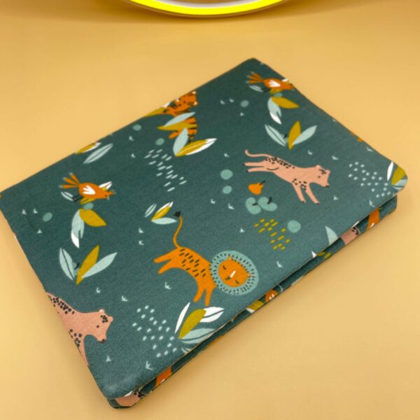 couverture protège carnet de santé lions